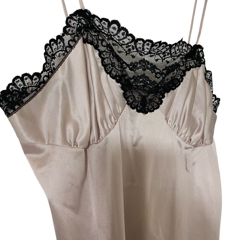 Vintage Camisole Top Women's Size 34 Beige Black Lace Trim Made in USA - Picture 3 of 6
